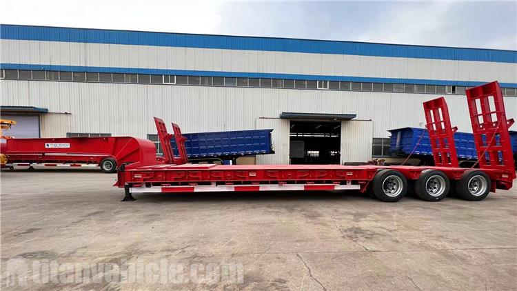 Remolque de caja baja de 80 toneladas de tres ejes a la venta en Surinam
