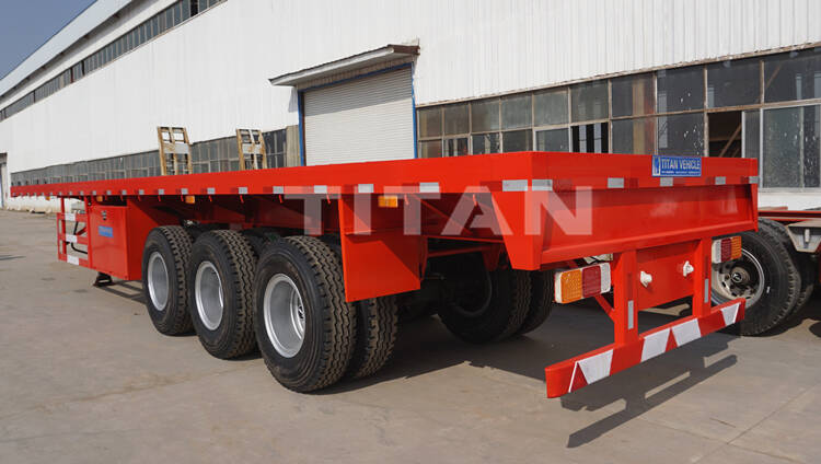 The commercial flatbed trailer adopts LED lights