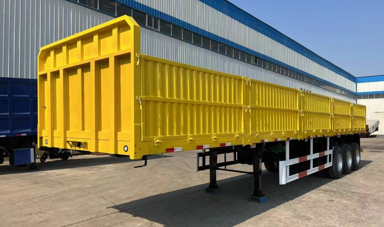 Semirremolques laterales abatibles de 60 toneladas a la venta | Remolques de plataforma con pared lateral abatible