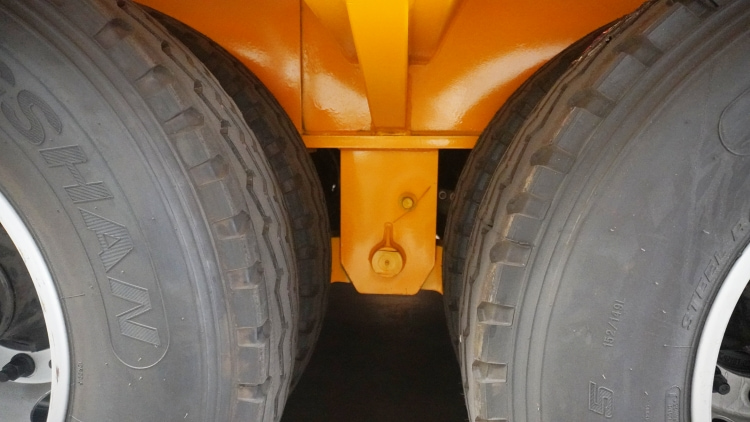 Remolques Lowboy de cuello de cisne desmontables hidr&aacute;ulicos de 100 toneladas a la venta