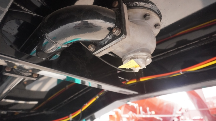 Semirremolque cisterna de combustible Tri Axle de 40000 litros a la venta