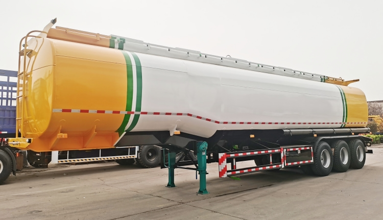 Semirremolque cisterna de combustible Tri Axle de 40000 litros a la venta
