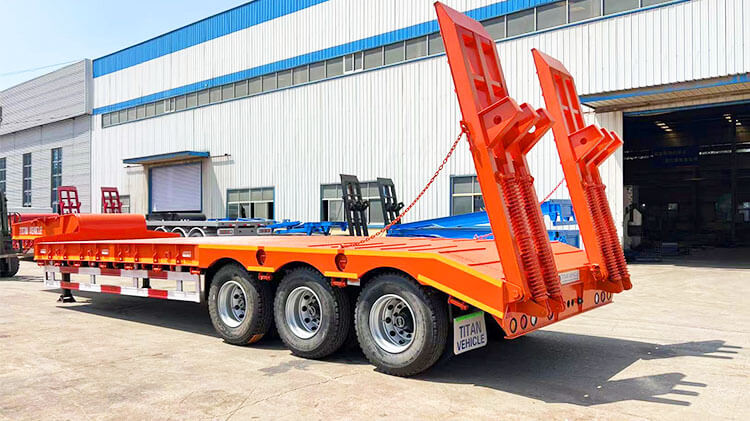 Semirremolque de plataforma baja de 3 ejes y 60 toneladas a la venta en M&eacute;xico
