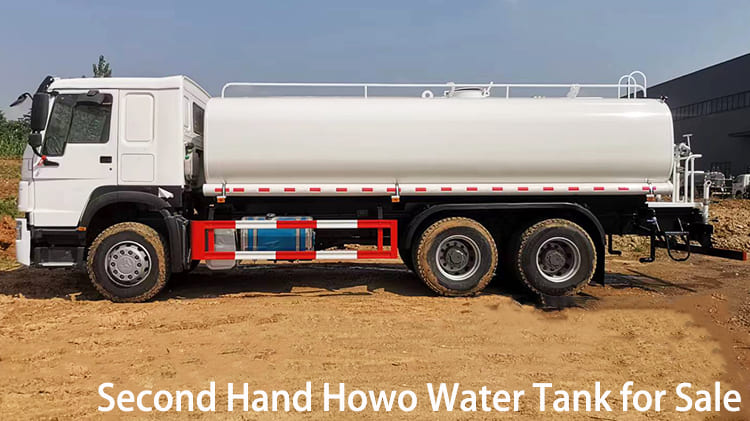 Cami&oacute;n cisterna de agua Howo de segunda mano con volante a la derecha, 6x4, 371 HP, en venta en Jamaica