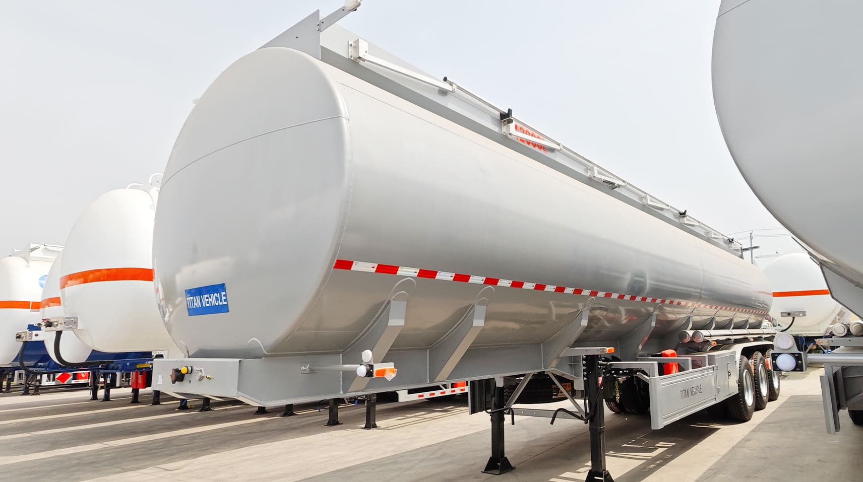 Cisterna de acero inoxidable de 42.000 litros de capacidad en venta en Santiago, Chile