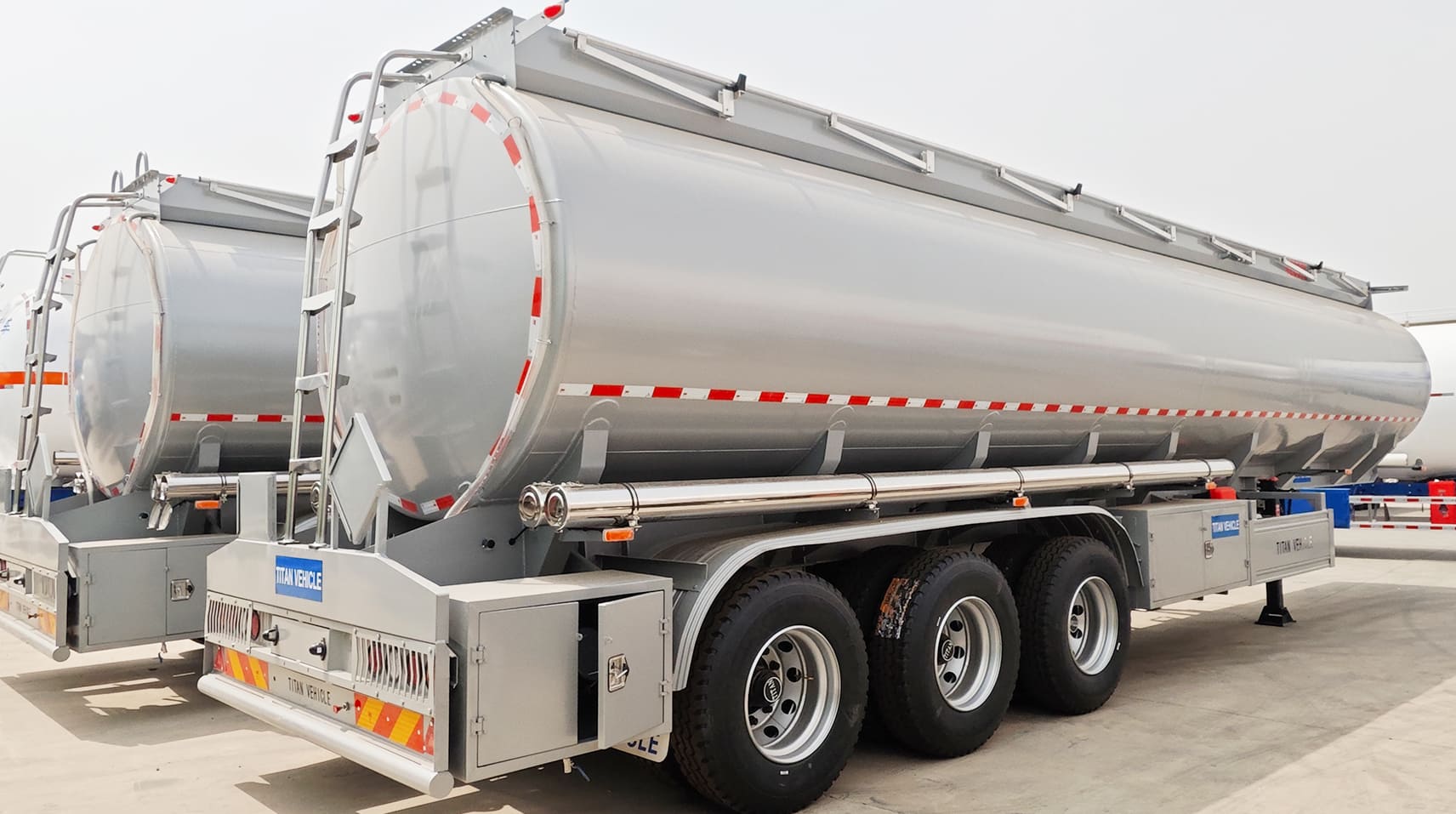 Cisterna de acero inoxidable de 42.000 litros de capacidad en venta en Santiago, Chile