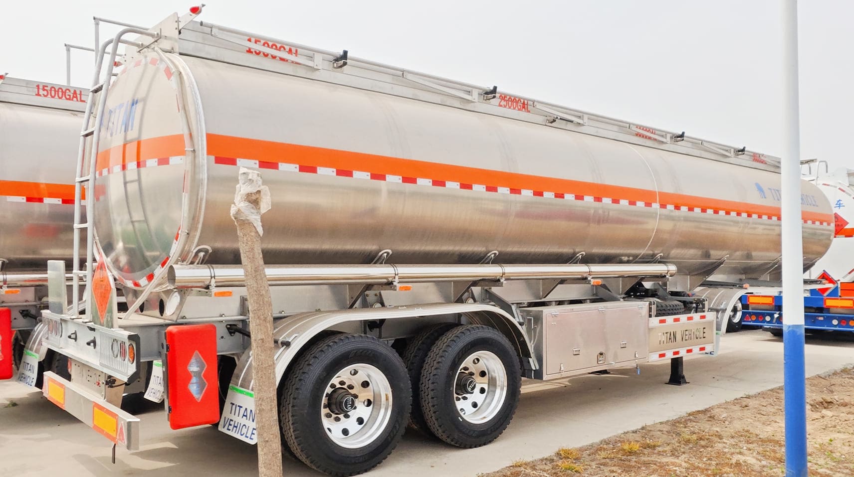Remolque cisterna de aluminio para combustible en venta en República Dominicana