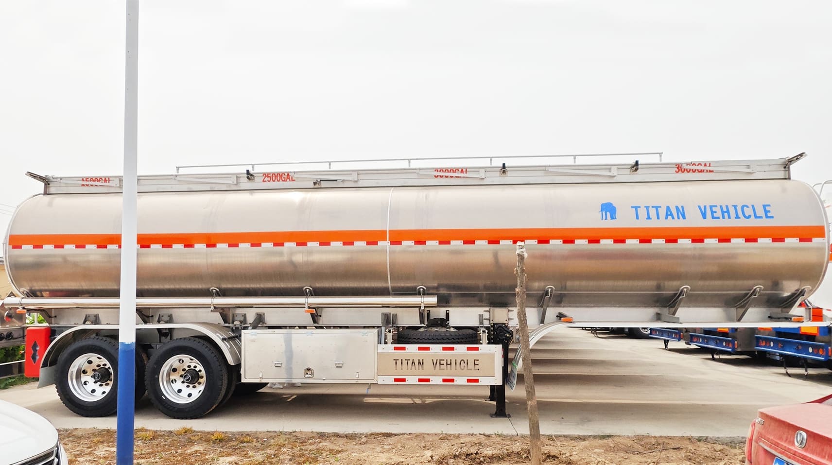 Remolque cisterna de aluminio para combustible en venta en República Dominicana