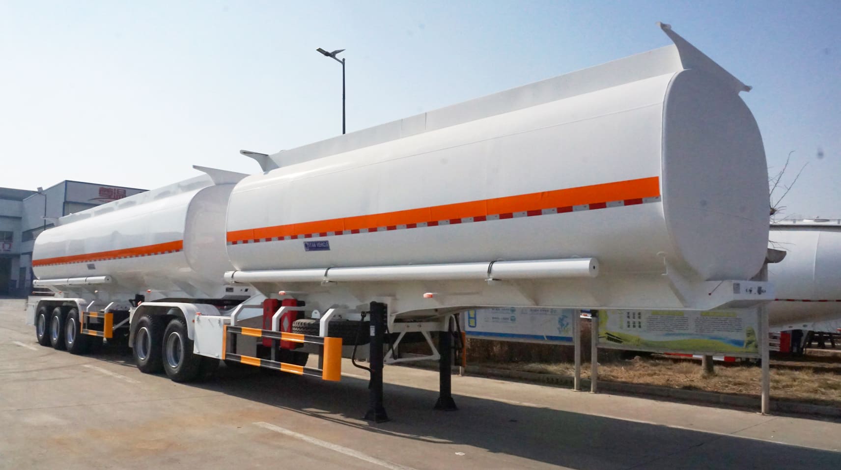 Cami&oacute;n cisterna de combustible Superlink 2025 de China a la venta en Bolivia