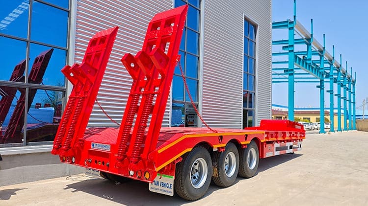 Cami&oacute;n Semirremolque de Cama Baja de 3 Ejes en Venta en Argentina