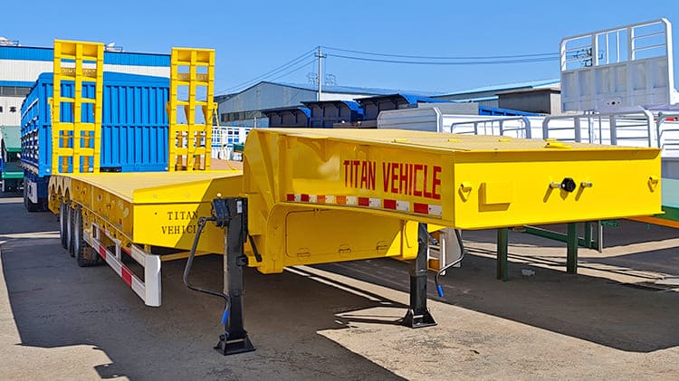 Semirremolque de plataforma baja en venta en Uruguay