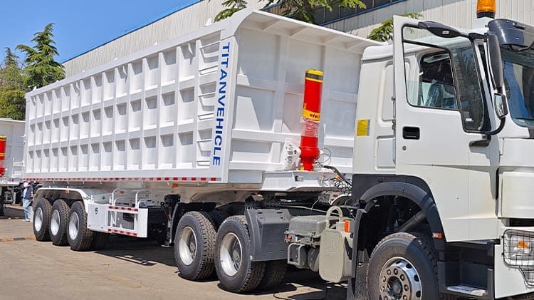 Semirremolque de 60 toneladas con volquete en venta en Panam&aacute;