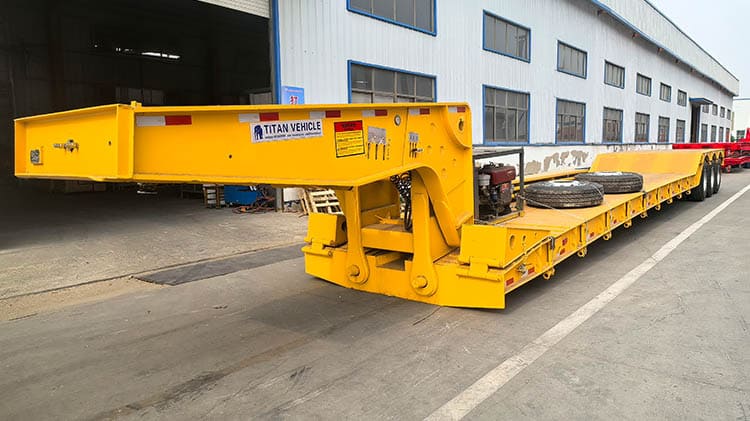 Remolque de plataforma baja de 80 toneladas en venta en Uruguay