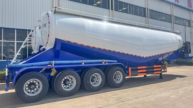 Cami&oacute;n cisterna para cemento seco a granel de 50 m&sup3; en venta en Chile