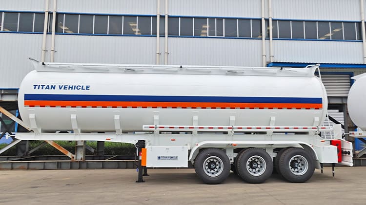 Cami&oacute;n cisterna de gasolina de 42000 litros en venta en Paraguay
