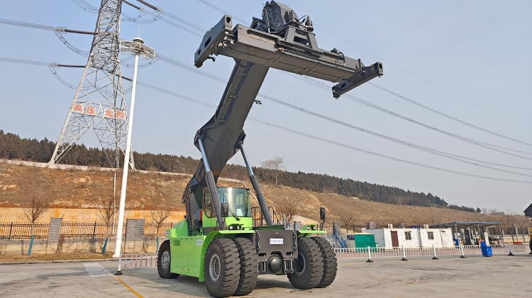 Reachstackers XCMG de 45 toneladas a la venta en Chile