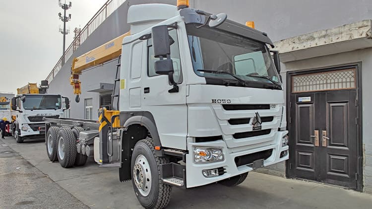 Gr&uacute;a sobre cami&oacute;n XCMG en venta en Costa Rica