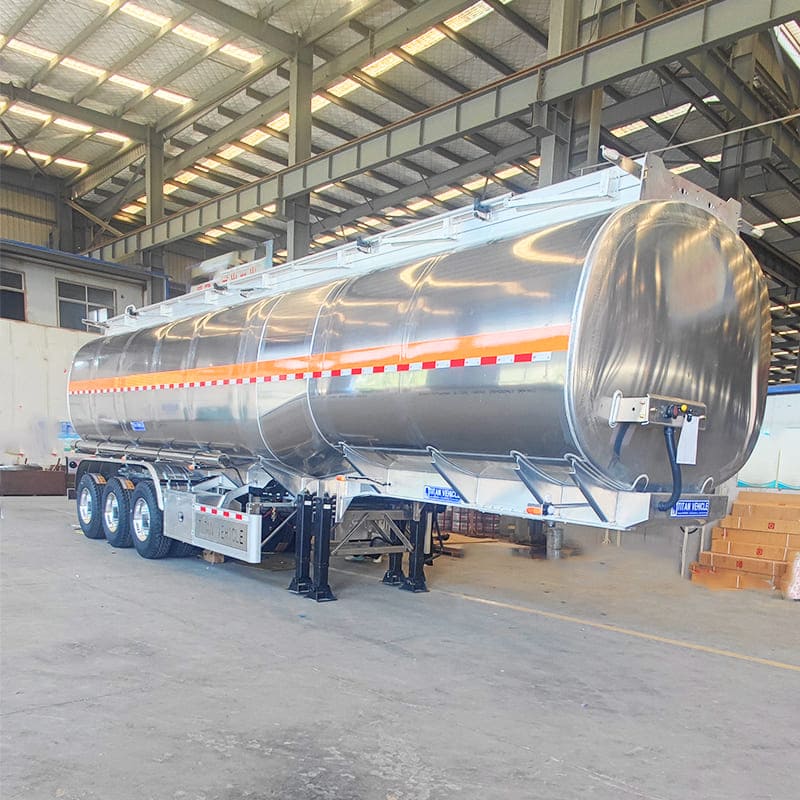 Remolque cisterna de aluminio de 3 ejes y 50000 litros