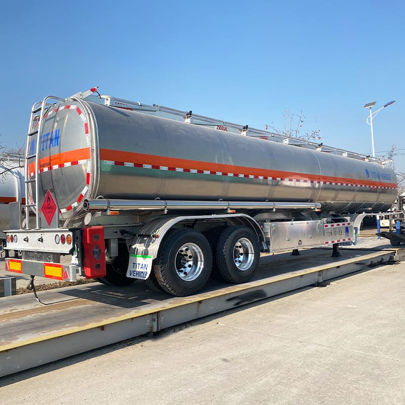Remolque cisterna de combustible de aluminio de 2 ejes nuevo 2025