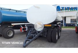 Remolque cisterna de combustible con barra de tiro